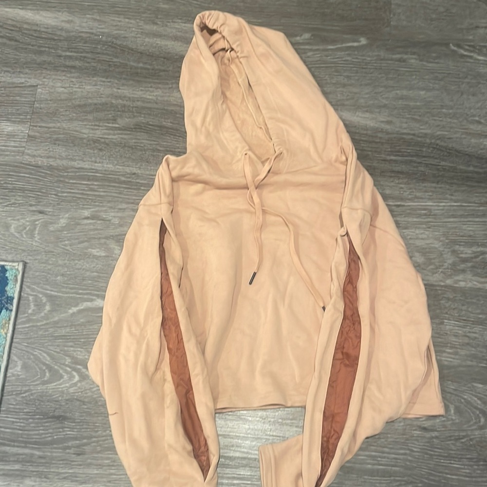 Crop top light weight sweatshirt.